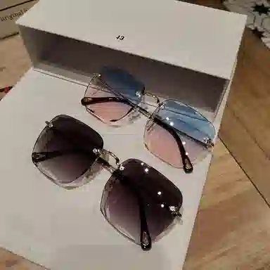 优幽兰 高级感大框潮流小众实用防紫外线墨镜旅游气质百搭显脸小骑车开车旅行眼镜街拍防晒遮阳简约穿搭 方形 太阳镜 女款