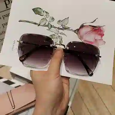 优幽兰 高级感大框潮流小众实用防紫外线墨镜旅游气质百搭显脸小骑车开车旅行眼镜街拍防晒遮阳简约穿搭 方形 太阳镜 女款