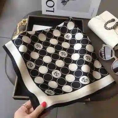 优幽兰 真丝小方巾韩版衬衣飘带实用波点茶花实用减龄气质 桑蚕丝 丝巾 女款 礼盒装