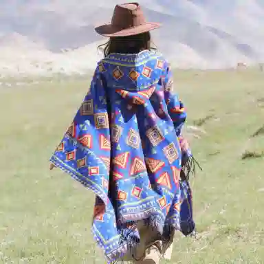 优幽兰 时尚百搭民族风带帽斗篷丽江新疆西藏大西北旅游穿搭拍照保暖披风办公室空调房外搭两用 腈纶 披肩 女款