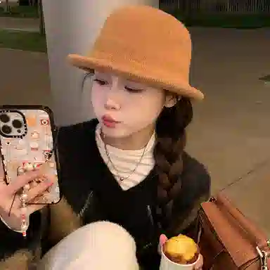 优幽兰 时尚百搭高级感显脸小圆顶休闲简约纯色复古氛围感高颜值小众设计感卷边 聚酯纤维 渔夫帽 女款