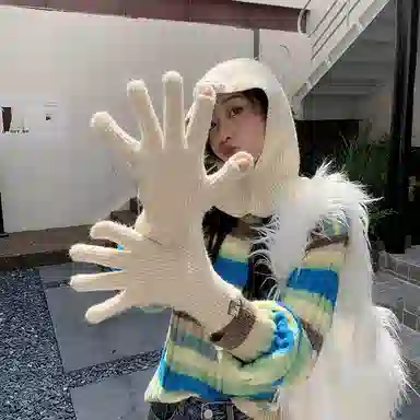 优幽兰 户外骑车纯色可触屏防寒防冻加绒加厚 旅游实用保暖出行 百搭小众设计感 通勤针织耐用护手 绒线手套 女款