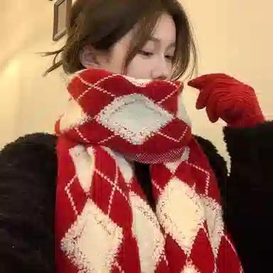 圣诞 优幽兰 时尚潮流高级感红色菱格针织流苏冬季韩系百搭复古氛围感防寒保暖穿搭学生新年喜庆 绒线围巾 女款