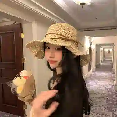 优幽兰 时尚百搭夏季遮阳镂空草编帽透气可折叠太阳帽海边度假出游沙滩帽大帽檐显脸小遮阳帽拍照打卡赫本风 纤维素 防晒帽 女款