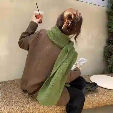 优幽兰 长款保暖加厚小众个性绿色护脖子外搭防风防寒高级感穿搭 绒线围巾 女款