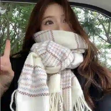 优幽兰 纯色线条设计感防风防寒护脖子 仿羊绒 绒线围巾 女款