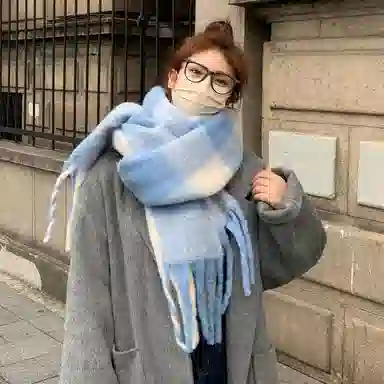 优幽兰 韩系氛围感蓝白格子软糯加厚仿羊绒高中生秋冬季百搭温柔气质保暖流苏两用高级感防寒 绒线围巾 女款