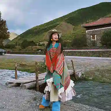 优幽兰 时尚百搭个性民族风秋冬保暖复古高级感旅游拍照 腈纶 披肩 女款