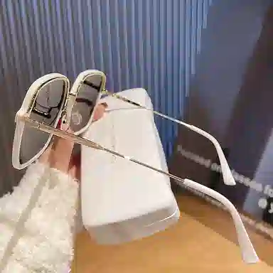 优幽兰 潮流高级感痞帅气质街拍旅行个性设计感 金属 不规则形 太阳眼镜 女款