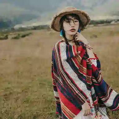 优幽兰 设计感撞色 旅行拍照打卡民族风防风防寒高级感 两用实用 披肩 女款 礼盒装