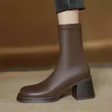 时尚复古小众弹力厚底方头漆皮粗跟显瘦 短靴 女款