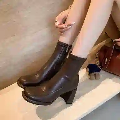 粗跟防水台时尚百搭简约 短靴 女款