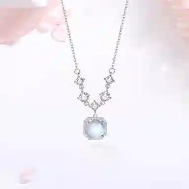 【怦然心动|精选高品质】 金师傅 闪钻小方糖锁骨链 甜蜜梦幻幻彩时尚精致气质优雅清冷感简约百搭 小众轻奢创意 琉璃 项链 女款