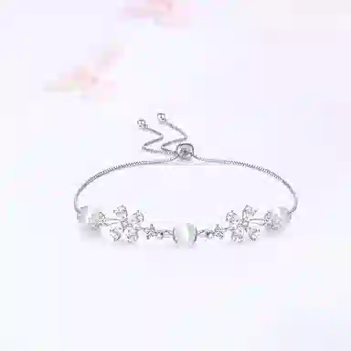 【甄选高品质|为爱而生】 金师傅 幸运四叶草茉莉 浪漫森系锆石花朵甜美 时尚精致气质清冷小众百搭高级可调节 玻璃猫眼 手链 女款