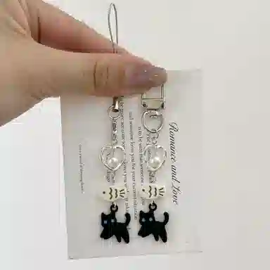 尚银福 日系萌趣小猫爱吃鱼 小鱼镂空爱心多巴胺俏皮可爱 个性百搭森系甜美卡通 合金 挂件 男女同款情侣款