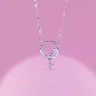925