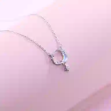 925