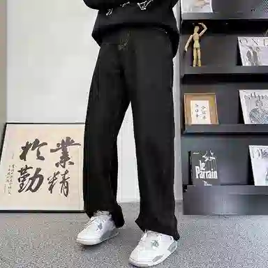 HOKLV logovibecleanfit