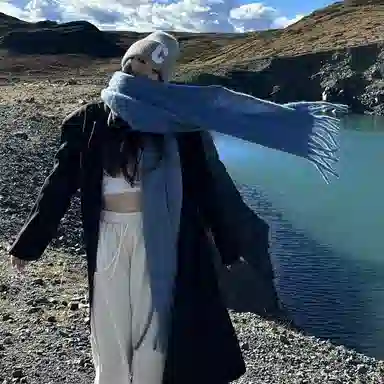 纳兰杜 纯色秋冬加厚氛围感 聚酯纤维 绒线围巾 女款 天使蓝