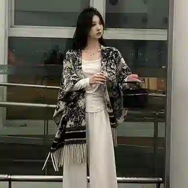 纳兰杜 高级感保暖加厚旅游拍照时尚百搭实用 礼盒装 仿羊绒 披肩 女款 水墨色