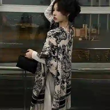 纳兰杜 高级感保暖加厚旅游拍照时尚百搭实用 礼盒装 仿羊绒 披肩 女款 水墨色