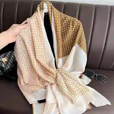 纳兰杜 撞色小众设计薄款旅游拍照高级感穿搭流行配饰 披肩 女款 奶白色