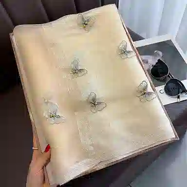 纳兰杜 薄款穿搭旅行通勤 款气质 披肩 女款