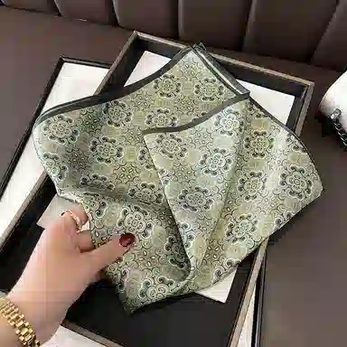 纳兰杜 薄款优雅气质百搭款时尚通勤高级感配饰法式精致穿搭 桑蚕丝 丝巾 女款 绿色