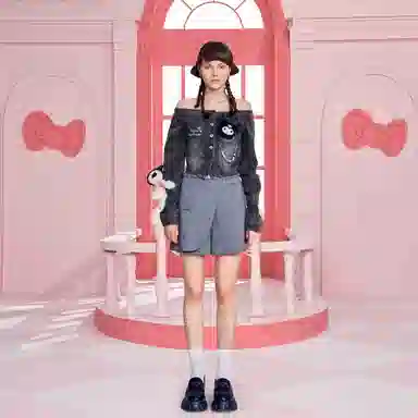 13 DEMARZO x Sanrio Denim Jacket