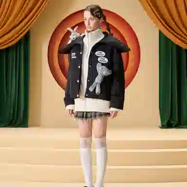 13DEMARZO x Looney Tunes