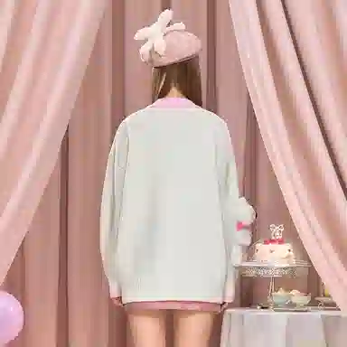 13 DEMARZO x Hello Kitty V