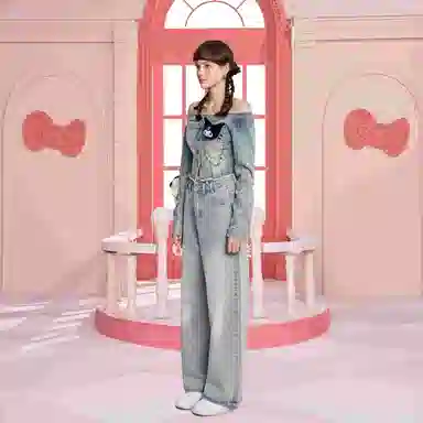 13 DEMARZO x Sanrio Denim Jacket