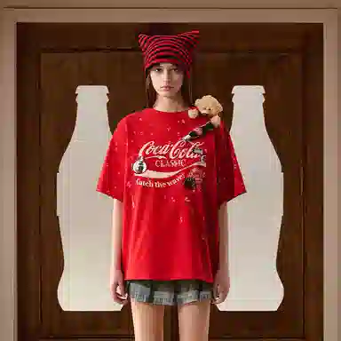 13 DEMARZO x COCA COLA