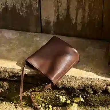 纳兰杜 小众品牌高级质感上班通勤时尚简约百搭 合成革 斜挎单肩包 常规 女款 多色