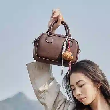 纳兰杜 复古时尚百搭简约通勤高级感小众 合成革 保龄球包斜挎手提包 中号 女款 植鞣米白拼棕/植鞣咖色