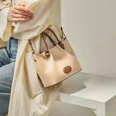 纳兰杜 时尚简约 合成革 单肩手提包 女款 米白拼棕色