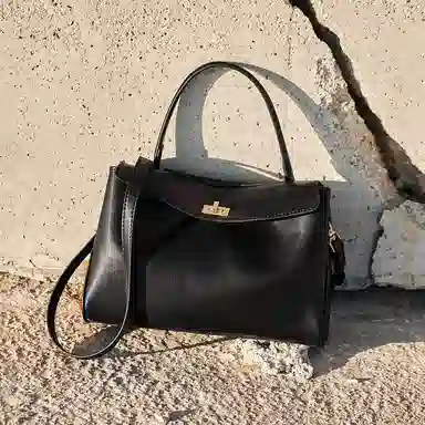 纳兰杜 经典气质时尚百搭大容量高级感简约休闲复古通勤小众品牌单肩斜挎包 牛皮拼合成革 手提包 常规 女款 子夜黑/车厘子红