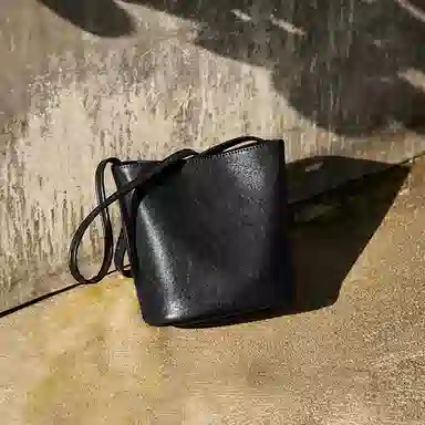 纳兰杜 小众品牌高级质感上班通勤时尚简约百搭 合成革 斜挎单肩包 常规 女款 多色