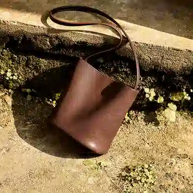 纳兰杜 小众品牌高级质感上班通勤时尚简约百搭 合成革 斜挎单肩包 常规 女款 多色