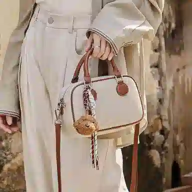 纳兰杜 复古时尚百搭简约通勤高级感小众 合成革 保龄球包斜挎手提包 中号 女款 植鞣米白拼棕/植鞣咖色