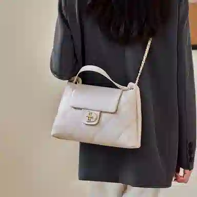 纳兰杜 包包高级感百搭款时尚潮流大容量秋冬女生真皮小香风菱格 牛皮 女包 链条包斜挎包单肩包 大号 女款 黑色/米白色