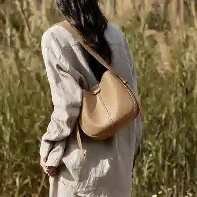 纳兰杜 高级感气质简约 牛皮拼合成革 单肩包 中号 女款 杏色