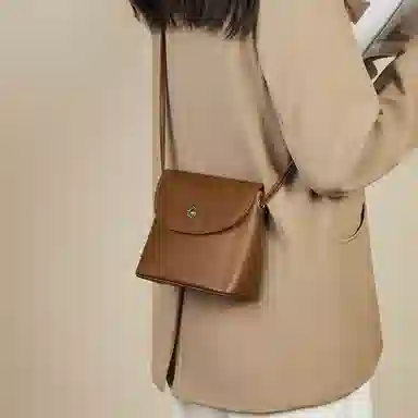 纳兰杜 复古高级感轻便时尚百搭气质通勤 头层牛皮 手机包斜挎单肩包 女款 植鞣棕色