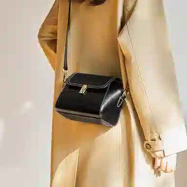 纳兰杜 高级感包包简约实用时尚百搭经典上班通勤 牛皮拼合成革 小方包斜挎单肩包 迷你 女款 子夜黑