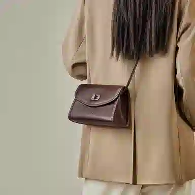 纳兰杜 复古休闲简约百搭时尚通勤高级感 牛皮拼合成革 斜挎包 女款 植鞣咖色/植鞣棕色