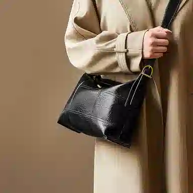 纳兰杜 时尚休闲通勤托特包百搭包包女 牛皮 斜挎包单肩包 大号 女款 咖色/子夜黑