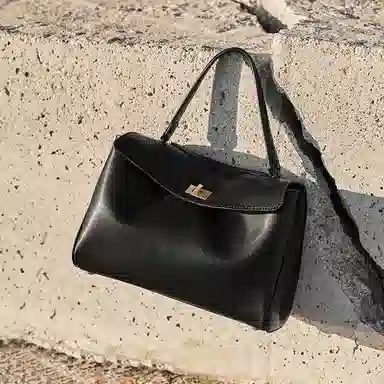 纳兰杜 经典气质时尚百搭大容量高级感简约休闲复古通勤小众品牌单肩斜挎包 牛皮拼合成革 手提包 常规 女款 子夜黑/车厘子红