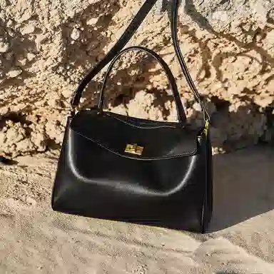 纳兰杜 经典气质时尚百搭大容量高级感简约休闲复古通勤小众品牌单肩斜挎包 牛皮拼合成革 手提包 常规 女款 子夜黑/车厘子红