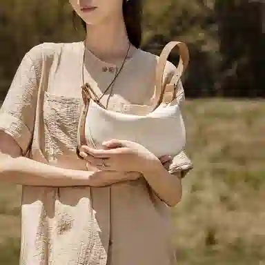 纳兰杜 时尚法式流行休闲百搭小众通勤 牛皮拼合成革 饺子包腋下斜挎包 中号 女款 多色