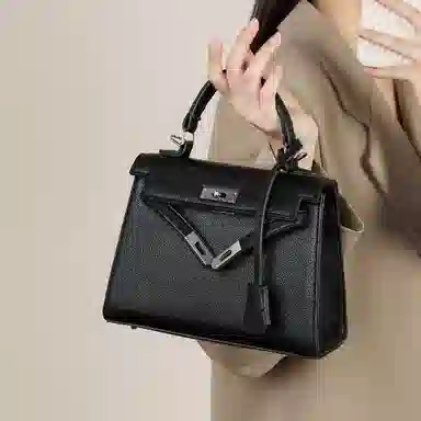 纳兰杜 高级感时尚百搭通勤小众设计 合成革 手提包 女款 白色/黑色